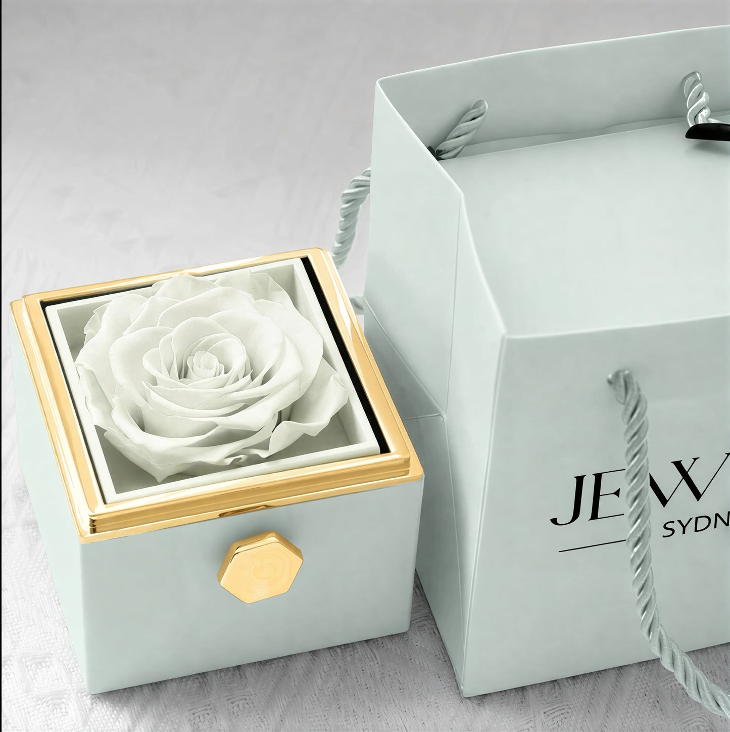 ENGRAVED NECKLACE WITH ETERNAL ROSE