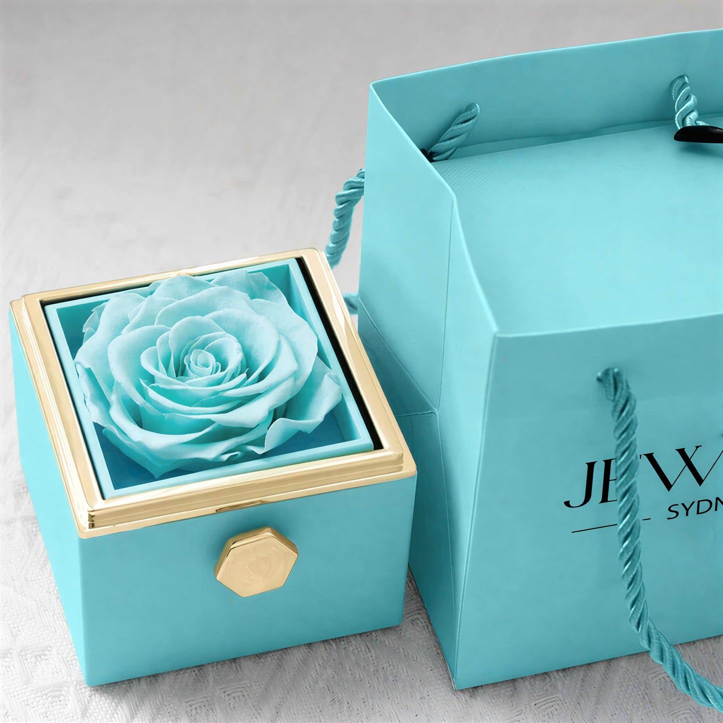 ENGRAVED NECKLACE WITH ETERNAL ROSE