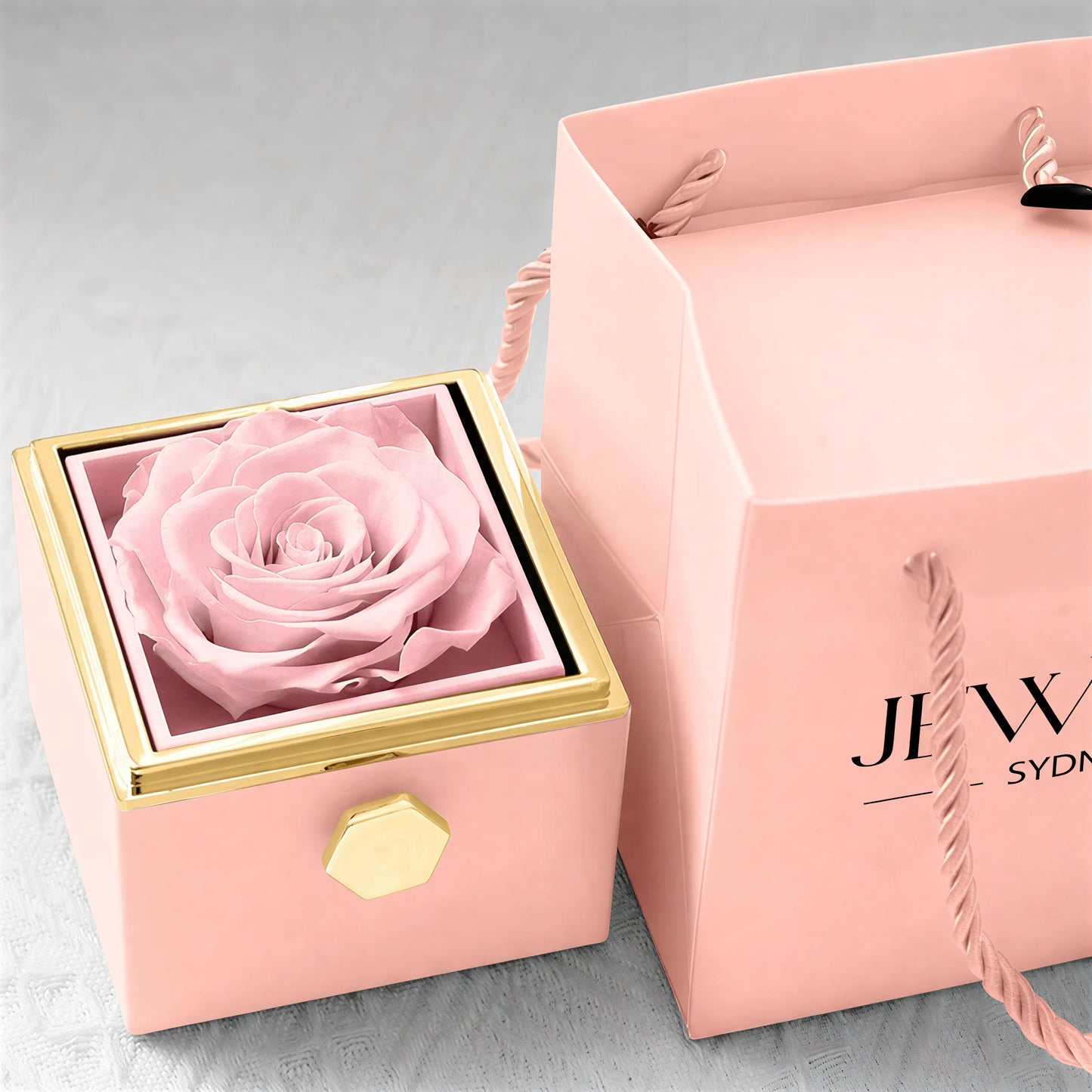 ENGRAVED NECKLACE WITH ETERNAL ROSE