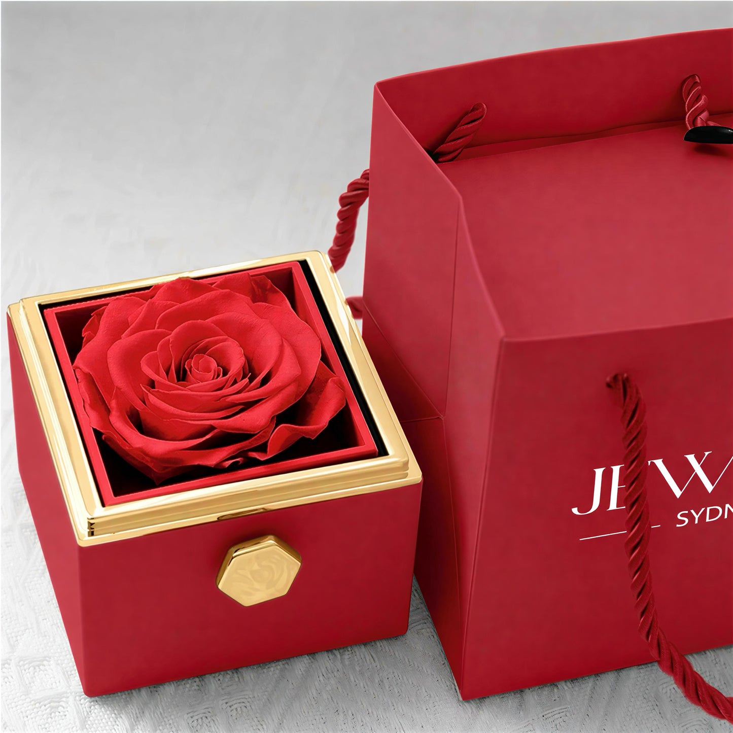 ENGRAVED NECKLACE WITH ETERNAL ROSE